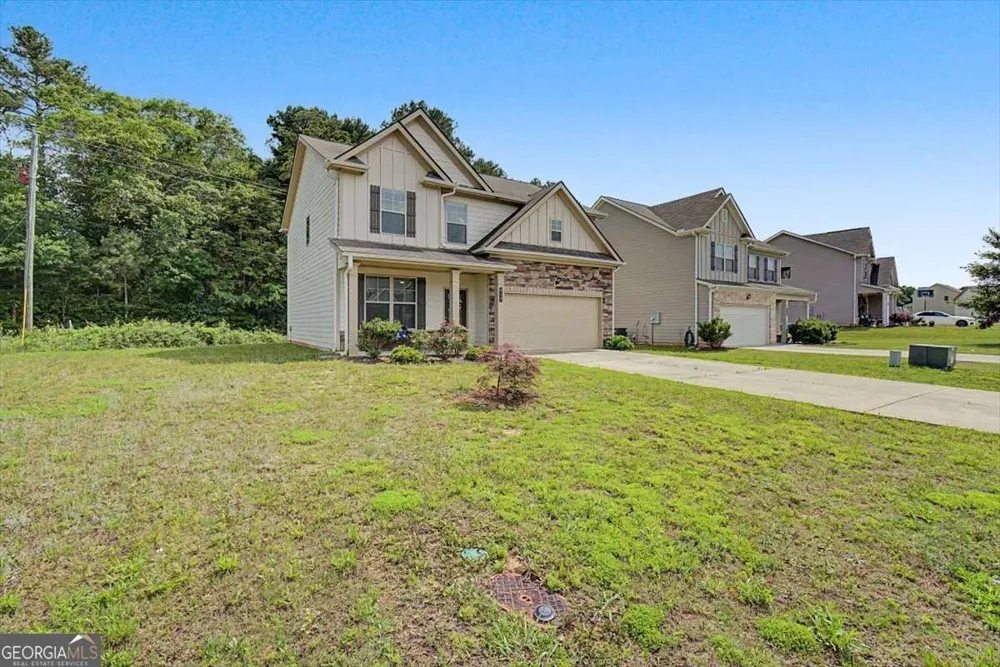 212 Mcginnis CIR Calhoun, GA 30701