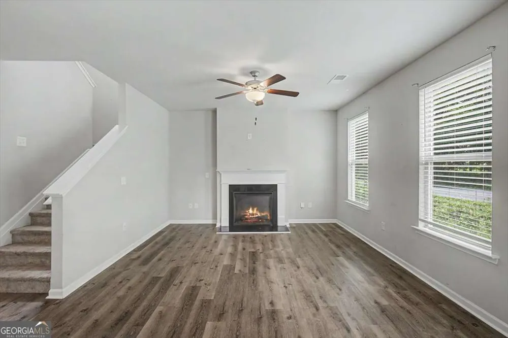 212 Mcginnis CIR Calhoun, GA 30701