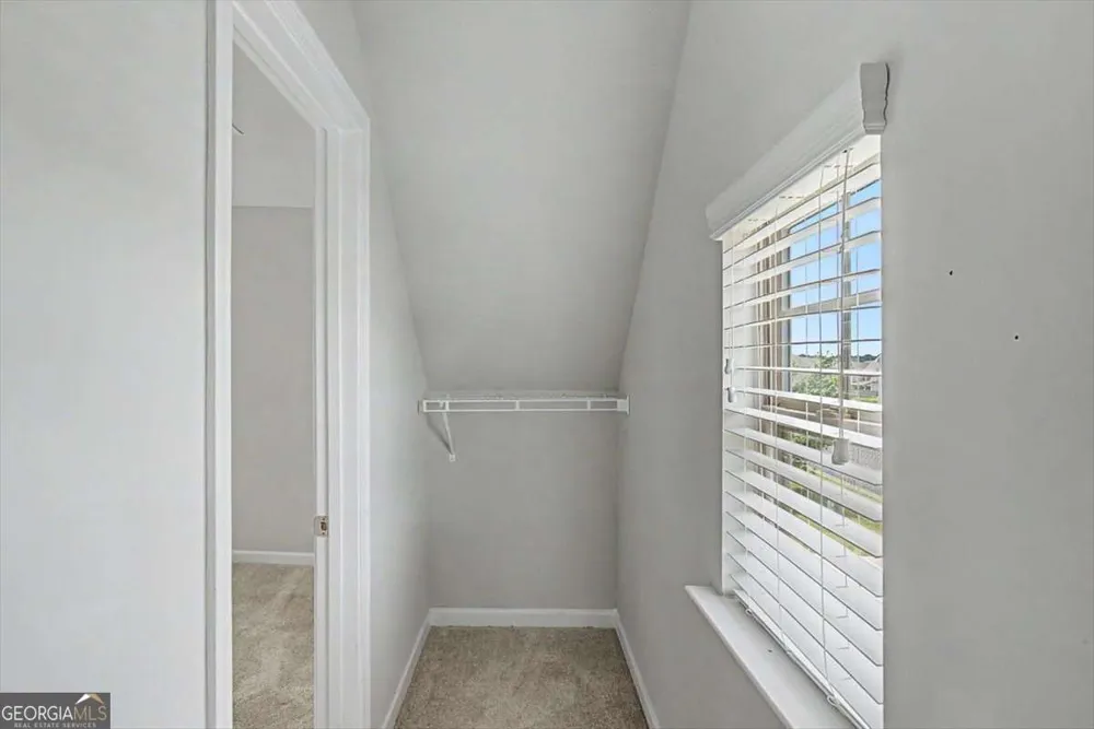 212 Mcginnis CIR Calhoun, GA 30701