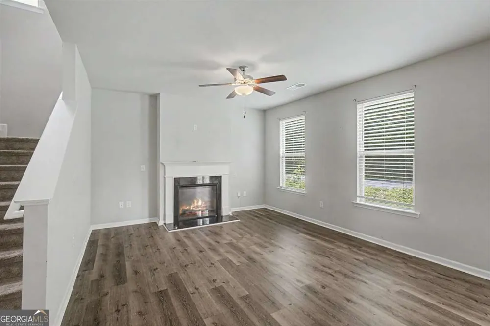 212 Mcginnis CIR Calhoun, GA 30701