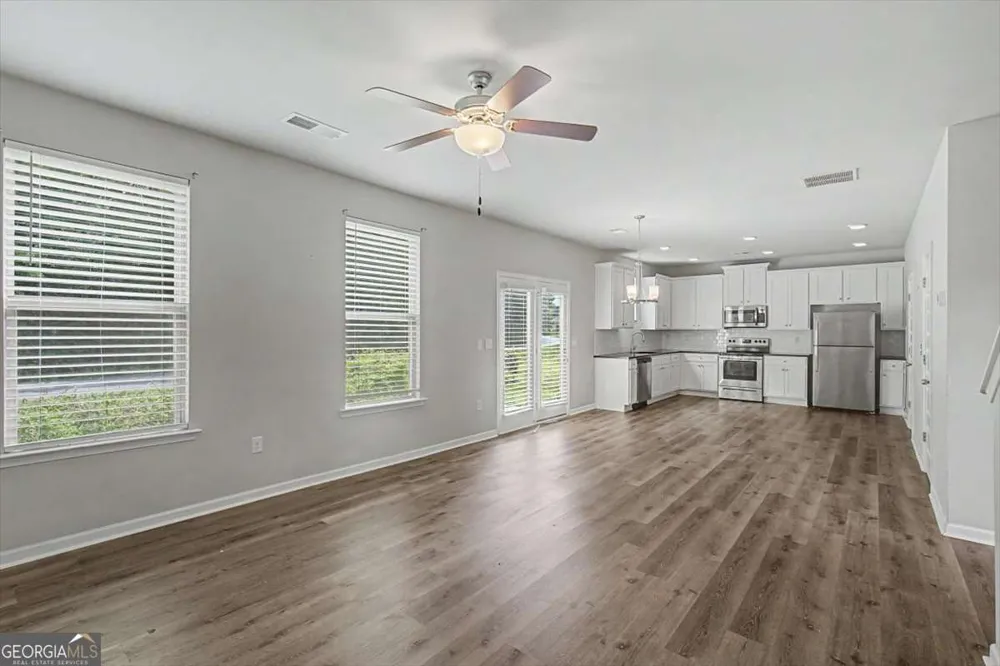 212 Mcginnis CIR Calhoun, GA 30701