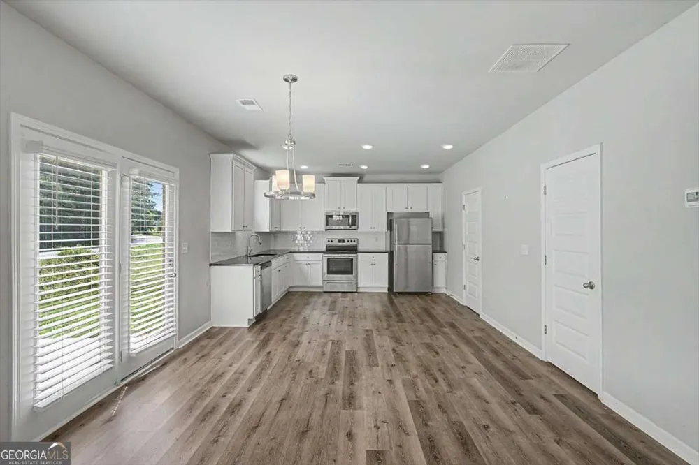 212 Mcginnis CIR Calhoun, GA 30701