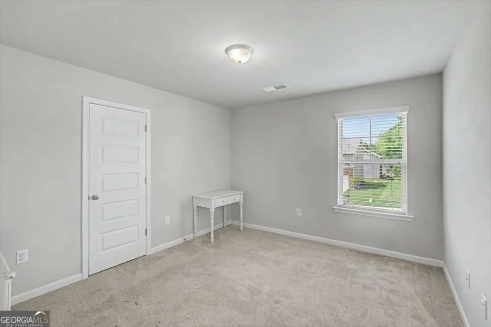 212 Mcginnis CIR Calhoun, GA 30701