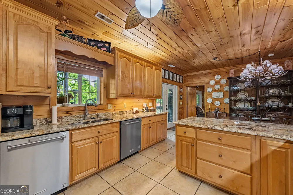 940 Knollwood RD Mineral Bluff, GA 30559