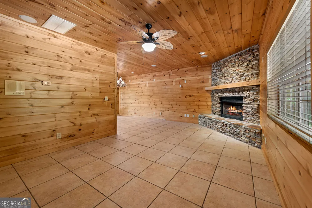 940 Knollwood RD Mineral Bluff, GA 30559