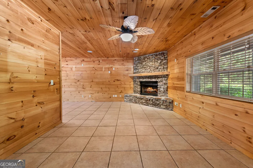 940 Knollwood RD Mineral Bluff, GA 30559