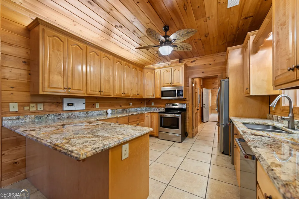 940 Knollwood RD Mineral Bluff, GA 30559