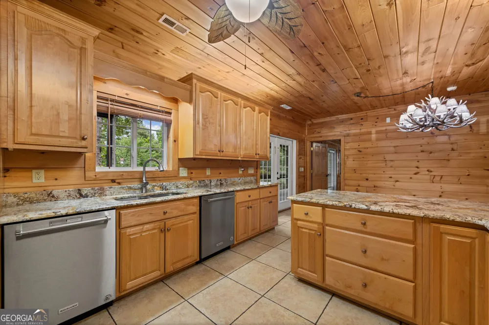940 Knollwood RD Mineral Bluff, GA 30559