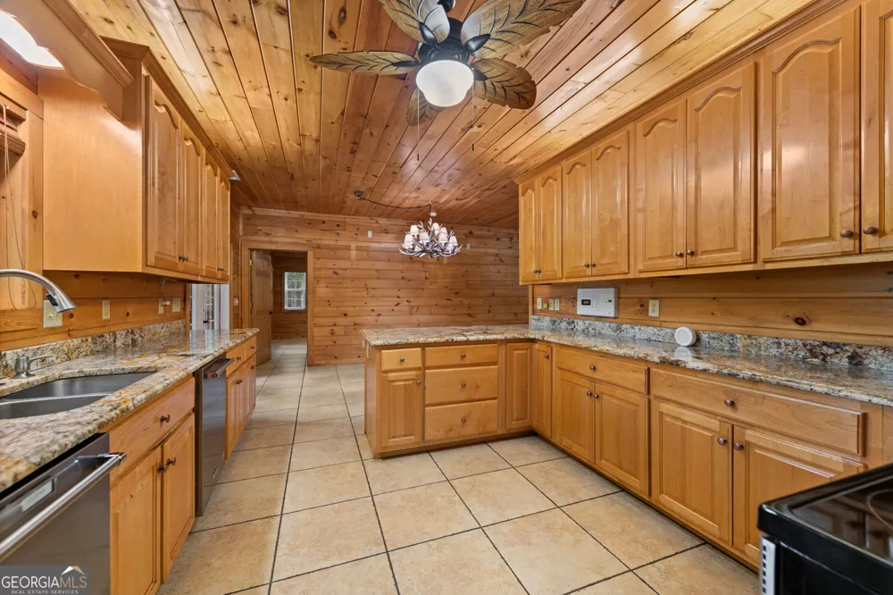940 Knollwood RD Mineral Bluff, GA 30559