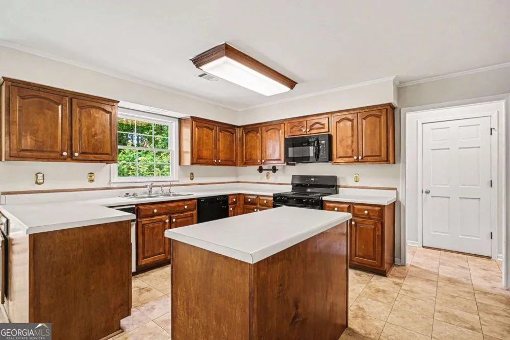 1632 Ellington RD SE Conyers, GA 30013