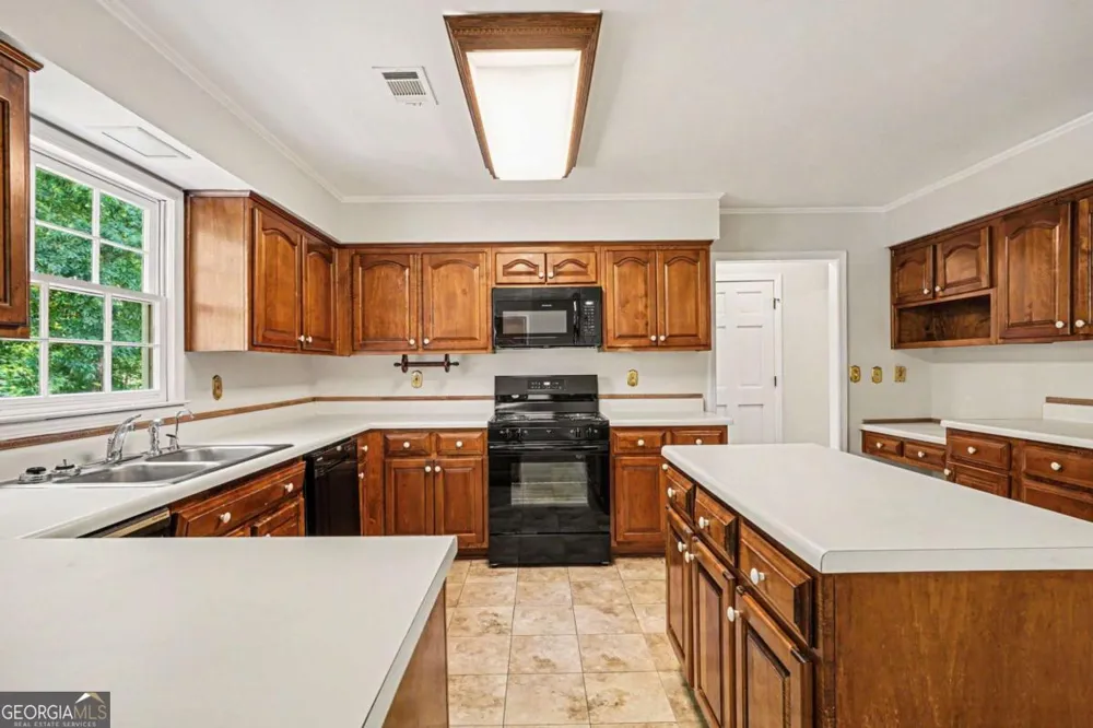 1632 Ellington RD SE Conyers, GA 30013