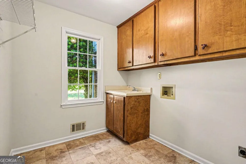 1632 Ellington RD SE Conyers, GA 30013
