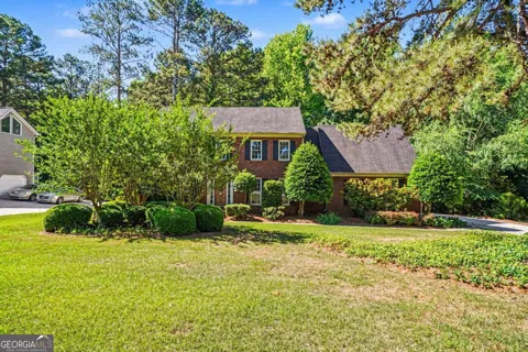 1632 Ellington RD SE
