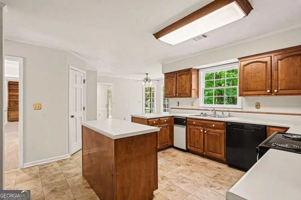 1632 Ellington RD SE Conyers, GA 30013