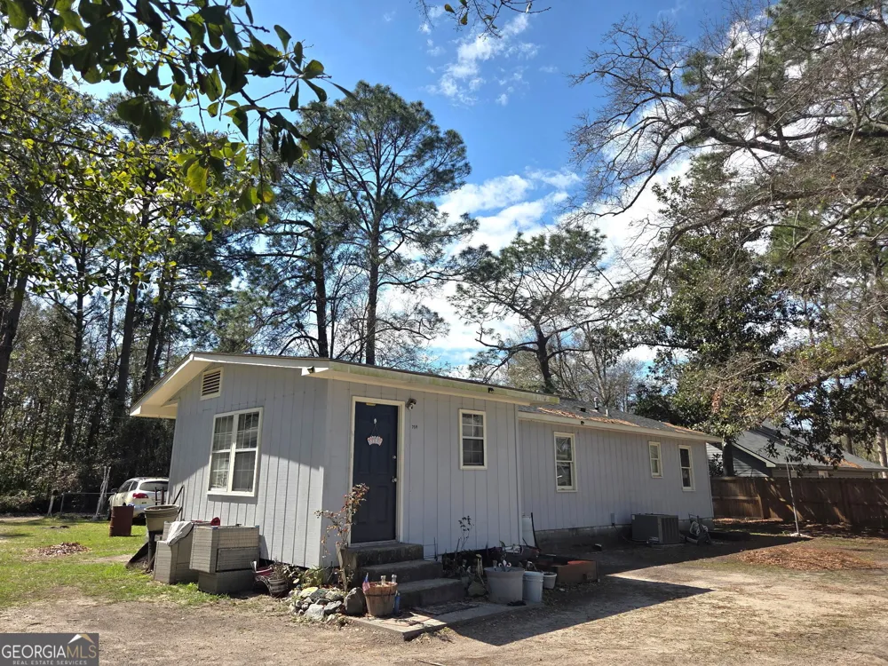 758 Hearn RD Hinesville, GA 31313