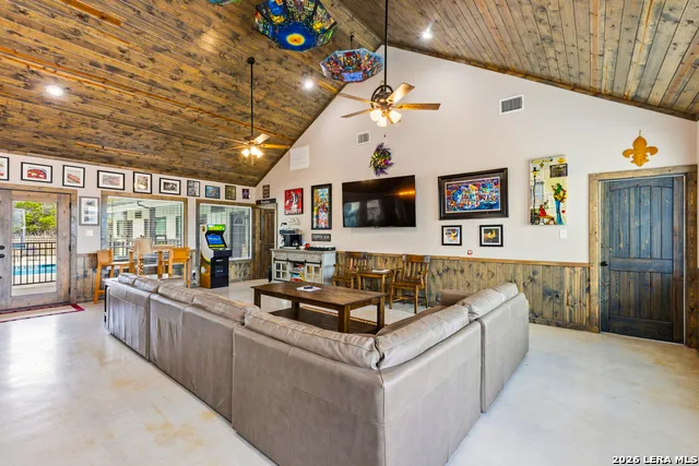 1644 Mountain Valley Concan, TX 78838