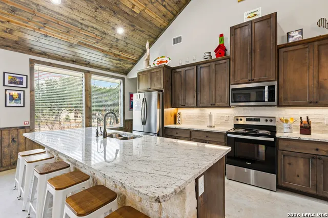 1644 Mountain Valley Concan, TX 78838