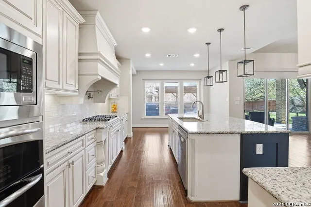 8914 Fowler Hill Fair Oaks Ranch, TX 78015