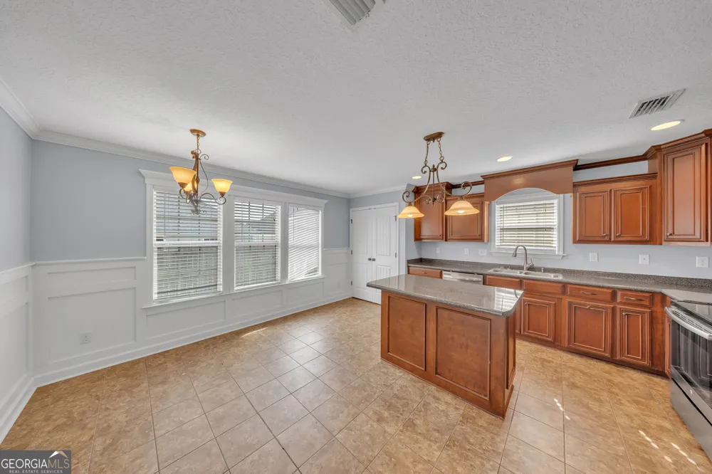 4248 Shadow Garden DR Hahira, GA 31632