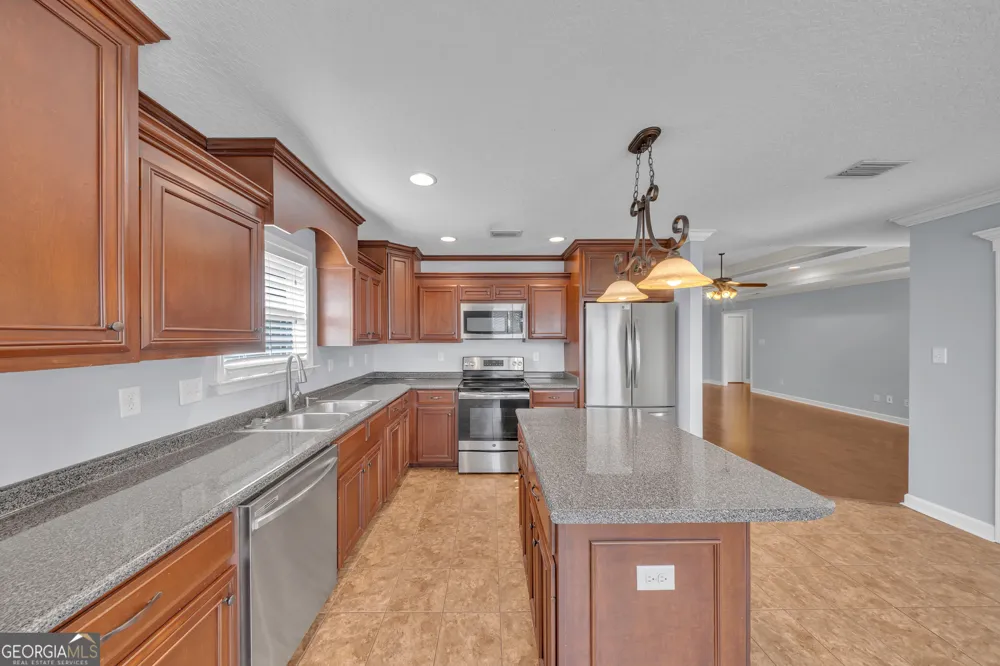 4248 Shadow Garden DR Hahira, GA 31632