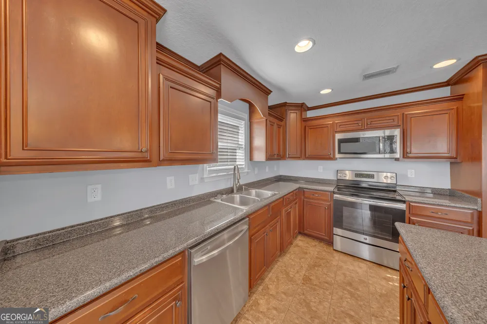 4248 Shadow Garden DR Hahira, GA 31632