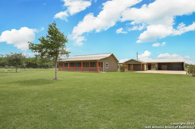891 Hopkinsville Rd Cuero, TX 77954