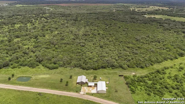 891 Hopkinsville Rd Cuero, TX 77954