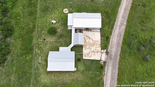 891 Hopkinsville Rd Cuero, TX 77954