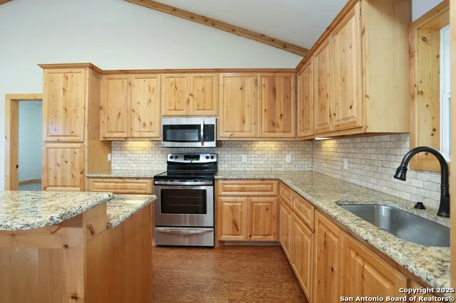 891 Hopkinsville Rd Cuero, TX 77954