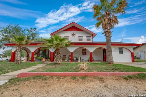 903 E Westmeyer