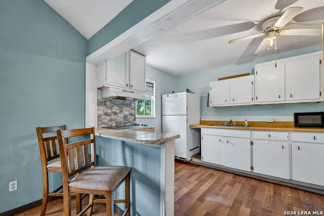 903 E Westmeyer Poth, TX 78147