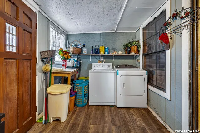 903 E Westmeyer Poth, TX 78147