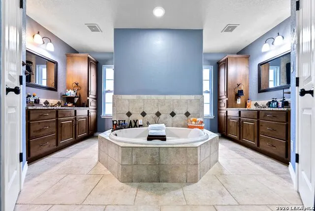 552 Jacobs Ln La Vernia, TX 78121