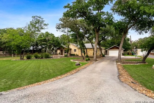 552 Jacobs Ln La Vernia, TX 78121
