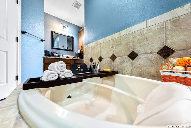 552 Jacobs Ln La Vernia, TX 78121