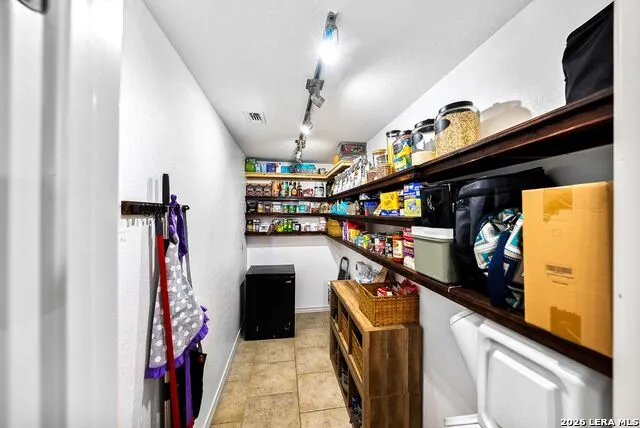 552 Jacobs Ln La Vernia, TX 78121