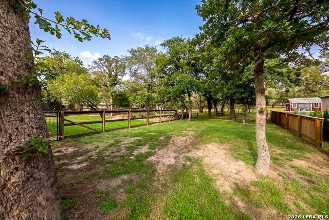 552 Jacobs Ln La Vernia, TX 78121