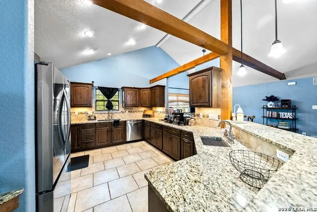 552 Jacobs Ln La Vernia, TX 78121