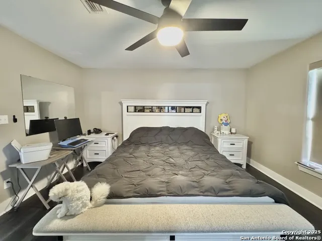 1106 High Uvalde, TX 78801