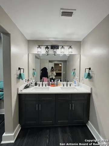 1106 High Uvalde, TX 78801