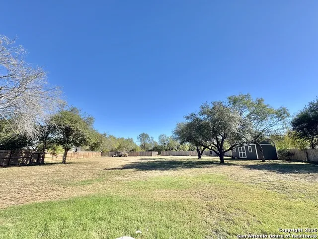 1106 High Uvalde, TX 78801