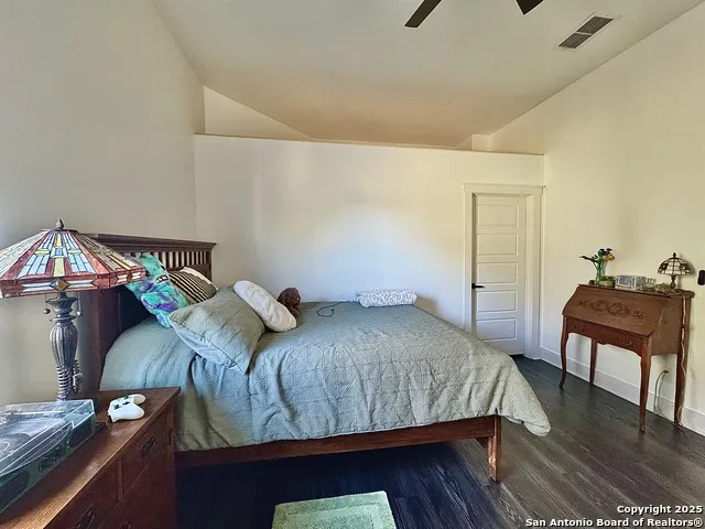 1106 High Uvalde, TX 78801