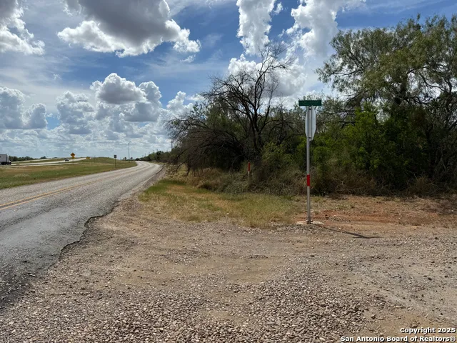 220 County Road 4402 Dilley, TX 78017