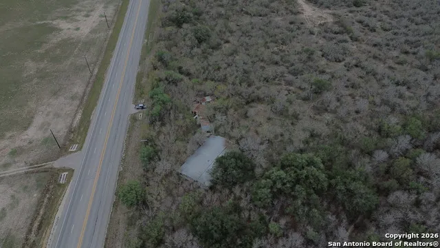 16583 state highway 80 Gillett, TX 78116