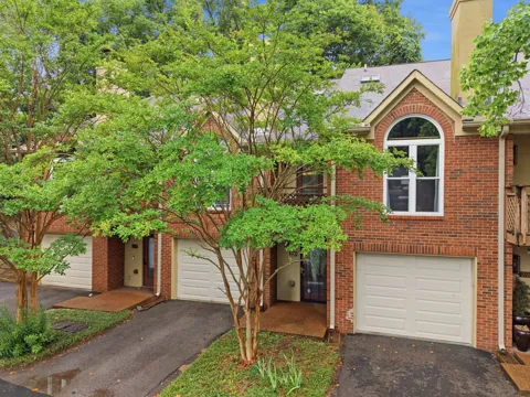220 Riverstone Ct