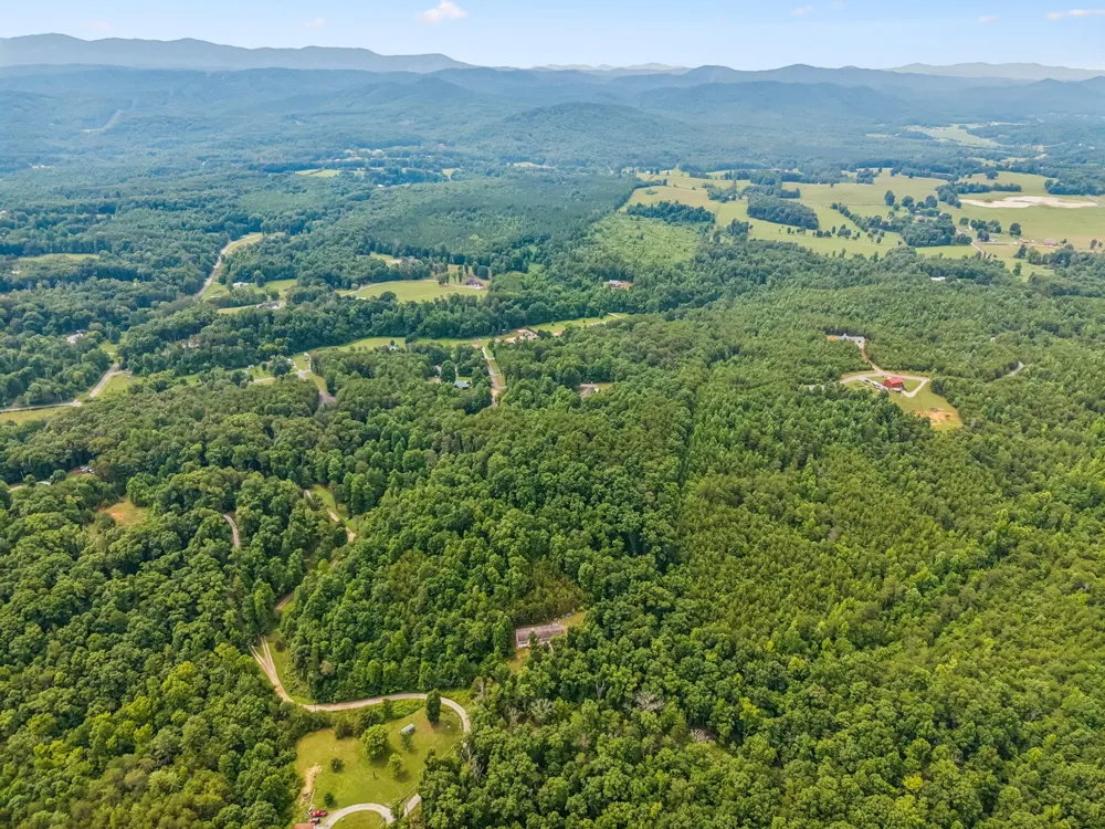 650 Gamble Gap Road Tellico Plains, TN 37385