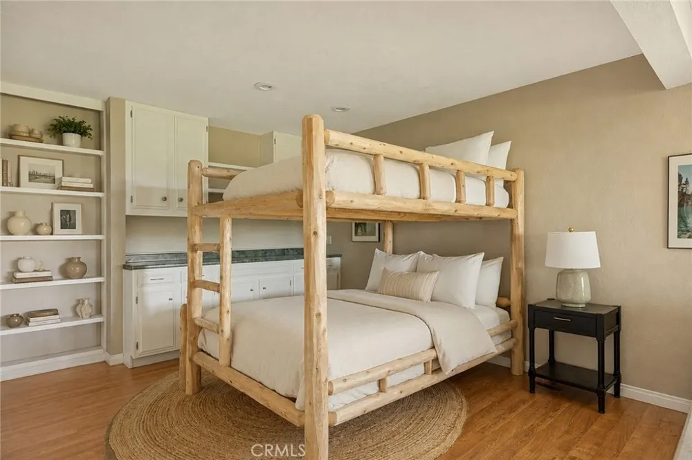 1360 Montreal Lake Arrowhead, CA 92352
