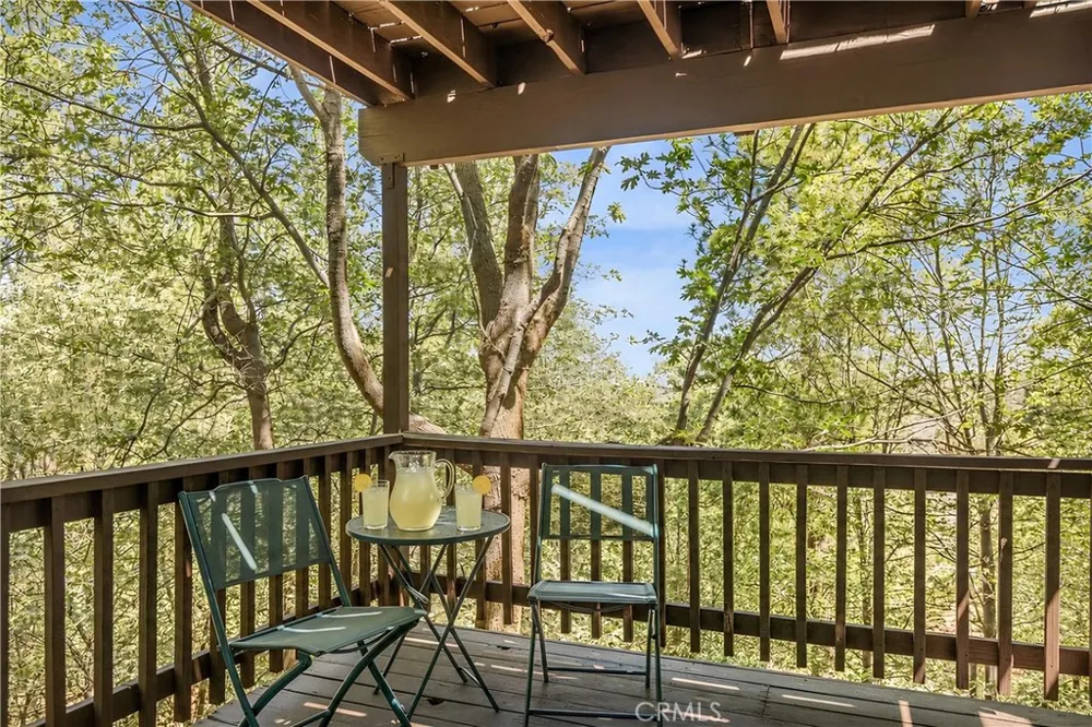 1360 Montreal Lake Arrowhead, CA 92352
