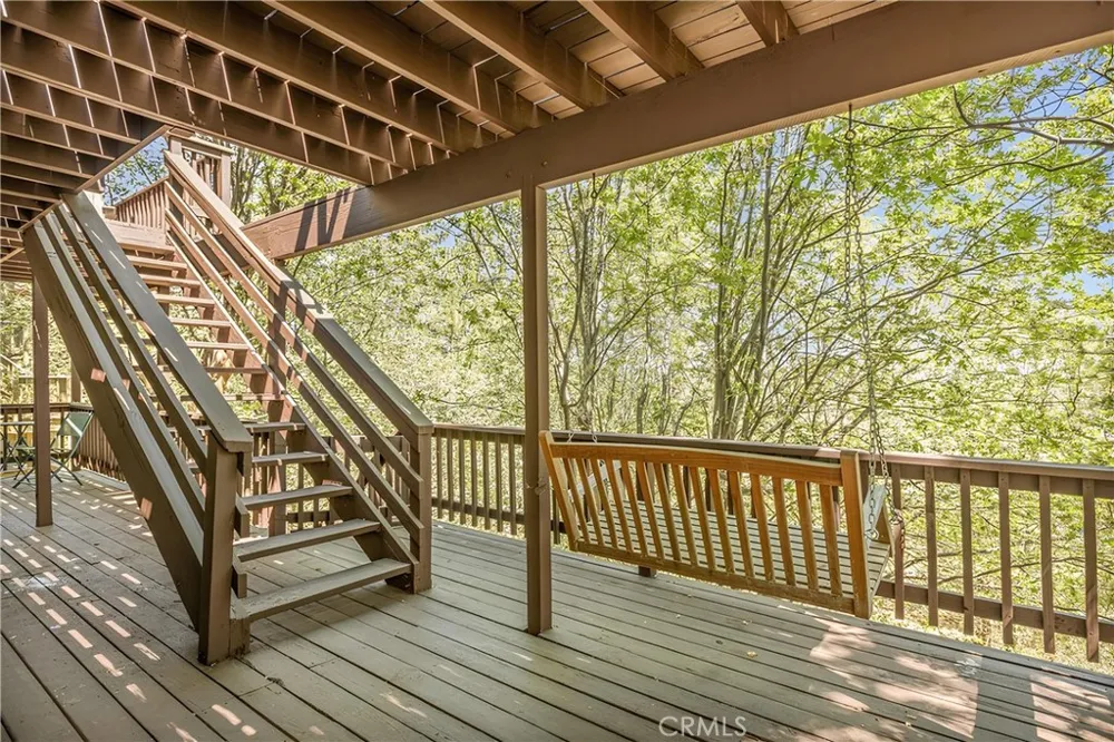 1360 Montreal Lake Arrowhead, CA 92352