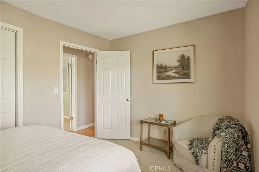 1360 Montreal Lake Arrowhead, CA 92352